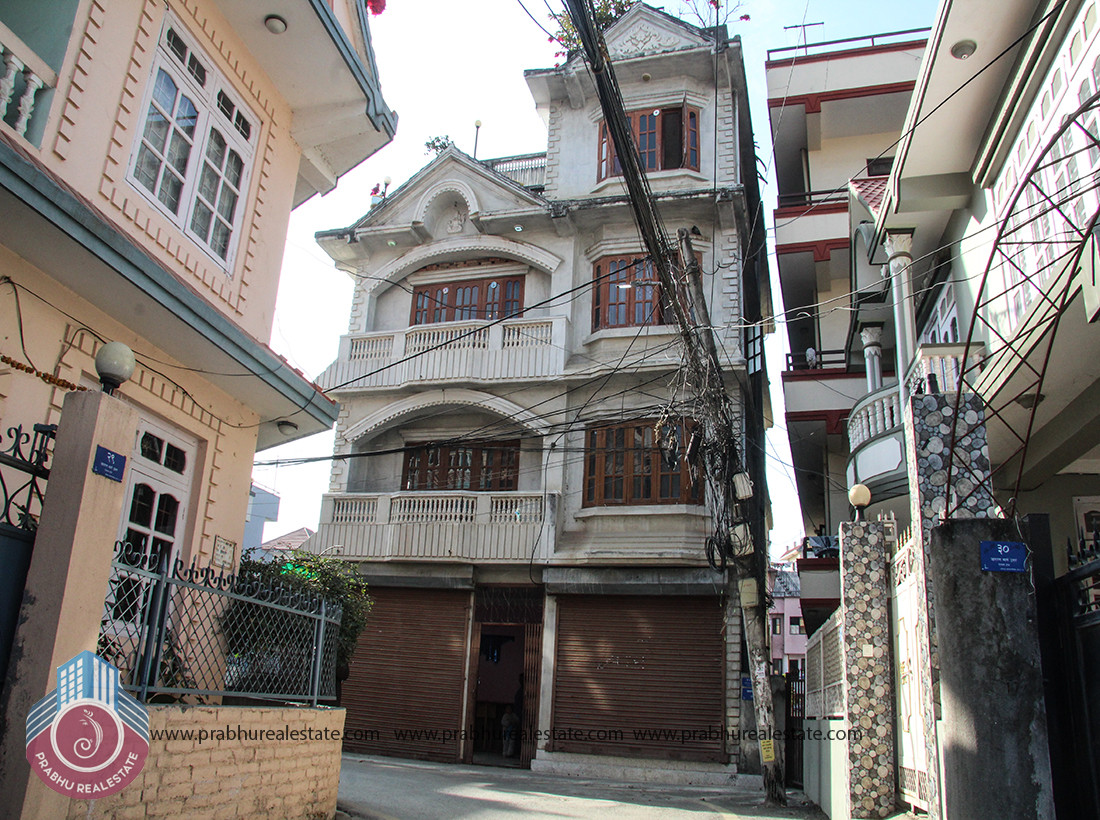 House for sale at Lalitpur Hattiban Nearby LA school